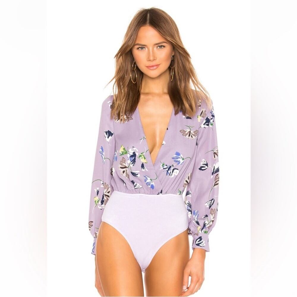Superdown Aliza lavender purple yellow floral faux wrap bodysuit size XS NWT